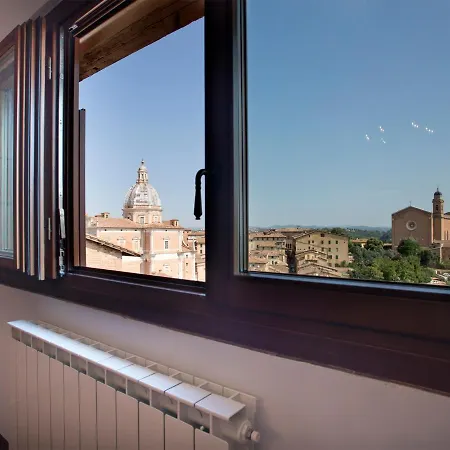 Residenza D'epoca Palazzo Piccolomini Apartamento *
