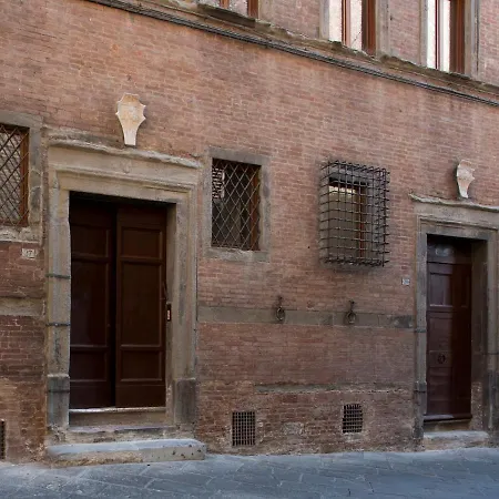 Palazzo Piccolomini Daire *
