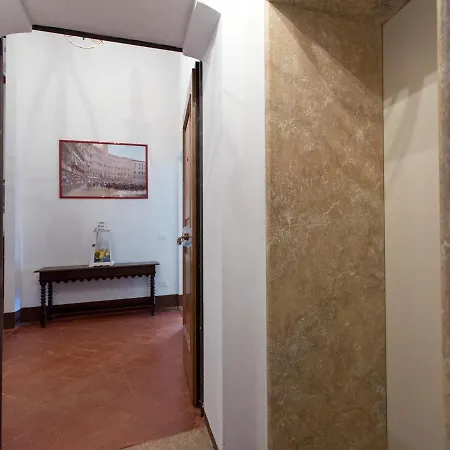 Palazzo Piccolomini Apartment