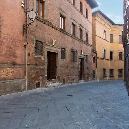 Residenza D'epoca Palazzo Piccolomini Appartement *